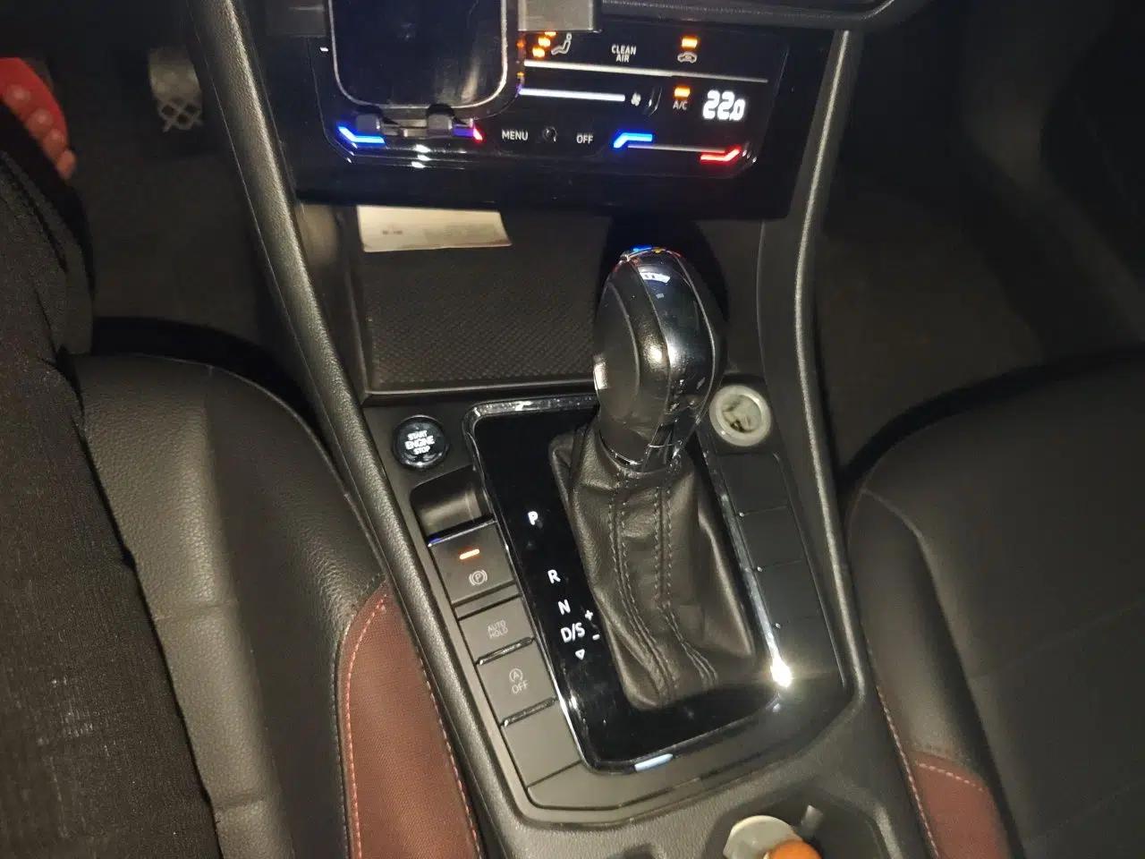 Volkswagen Bora 2020 1.5L Automatic Elite Version — миниатюра 14