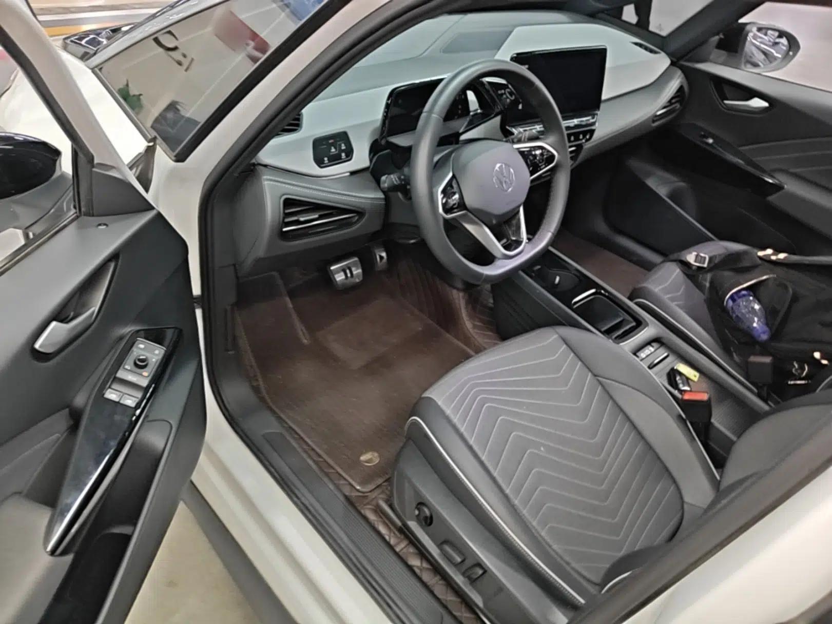 Volkswagen ID.3 2024 Outstanding Edition — миниатюра 18