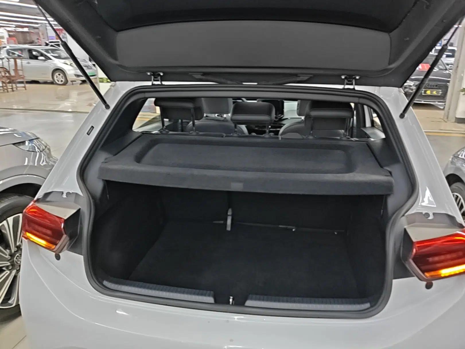 Volkswagen ID.3 2024 Outstanding Edition — миниатюра 22