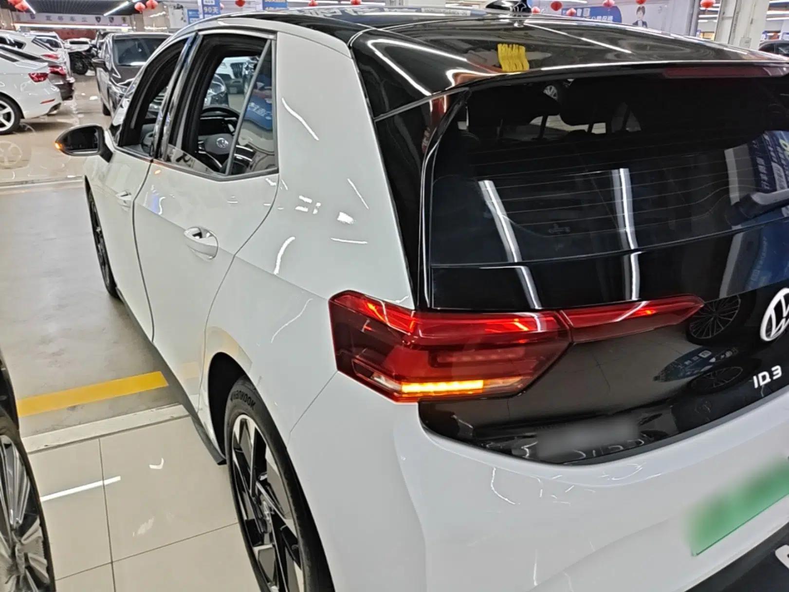 Volkswagen ID.3 2024 Outstanding Edition — миниатюра 4