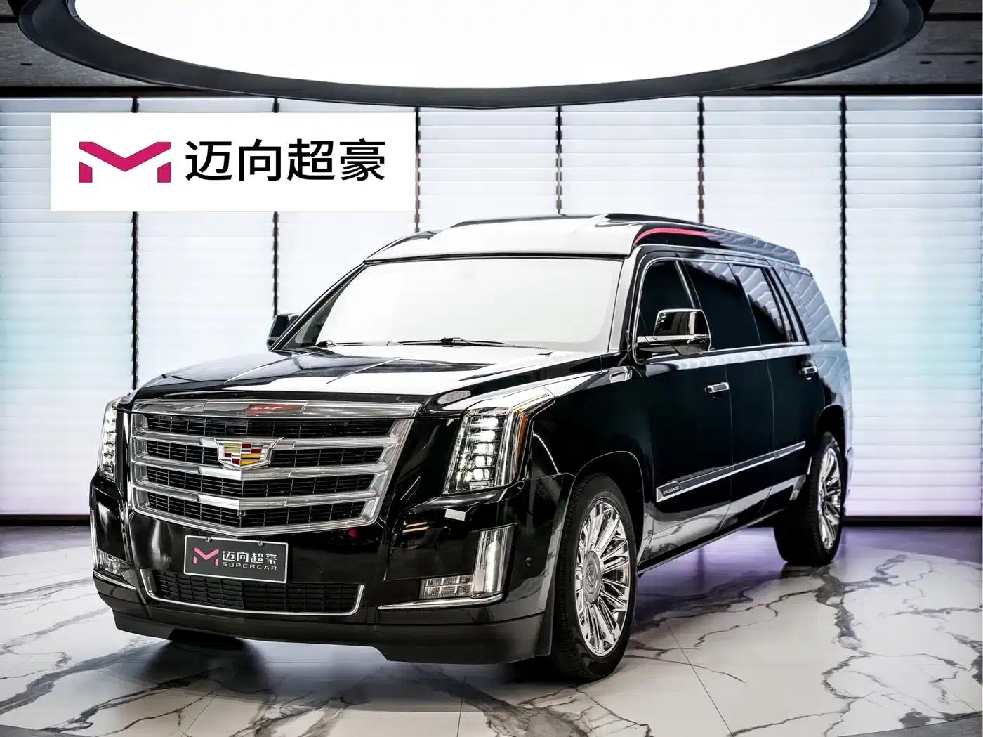 2017 Cadillac Escalade 6.2L ESV Platinum Edition Extended Wheelbase — миниатюра 1