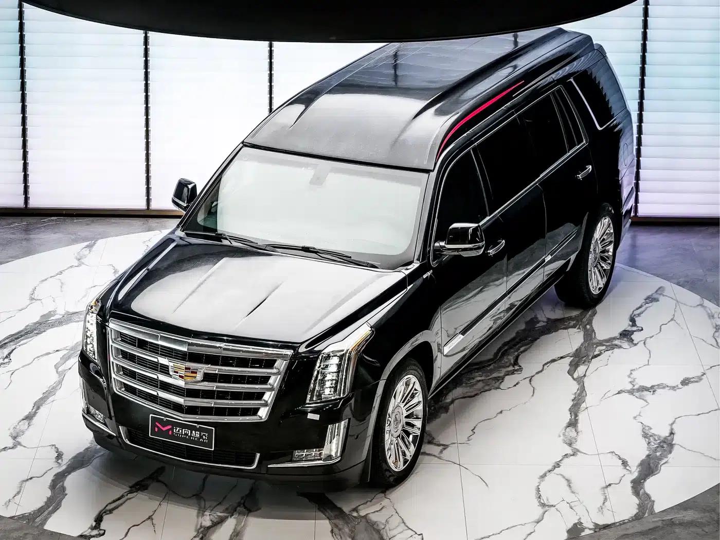 2017 Cadillac Escalade 6.2L ESV Platinum Edition Extended Wheelbase — миниатюра 2