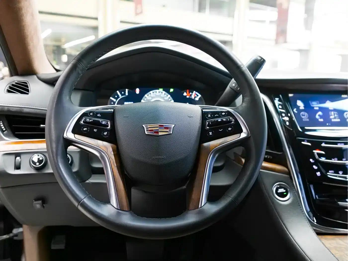 2017 Cadillac Escalade 6.2L ESV Platinum Edition Extended Wheelbase — миниатюра 11