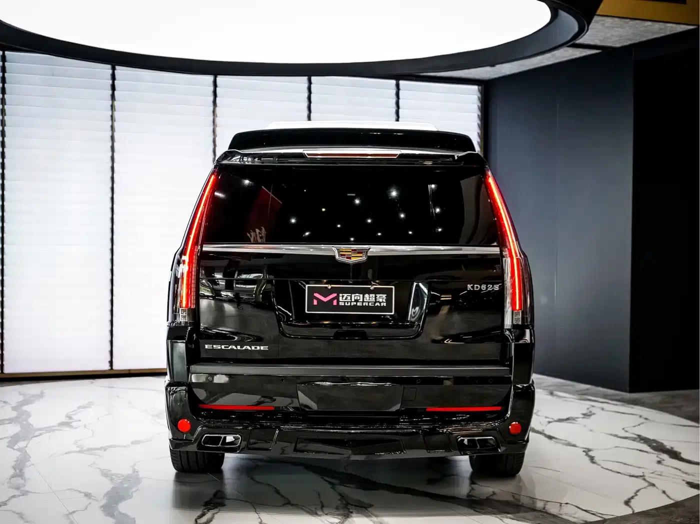 2017 Cadillac Escalade 6.2L ESV Platinum Edition Extended Wheelbase — миниатюра 4
