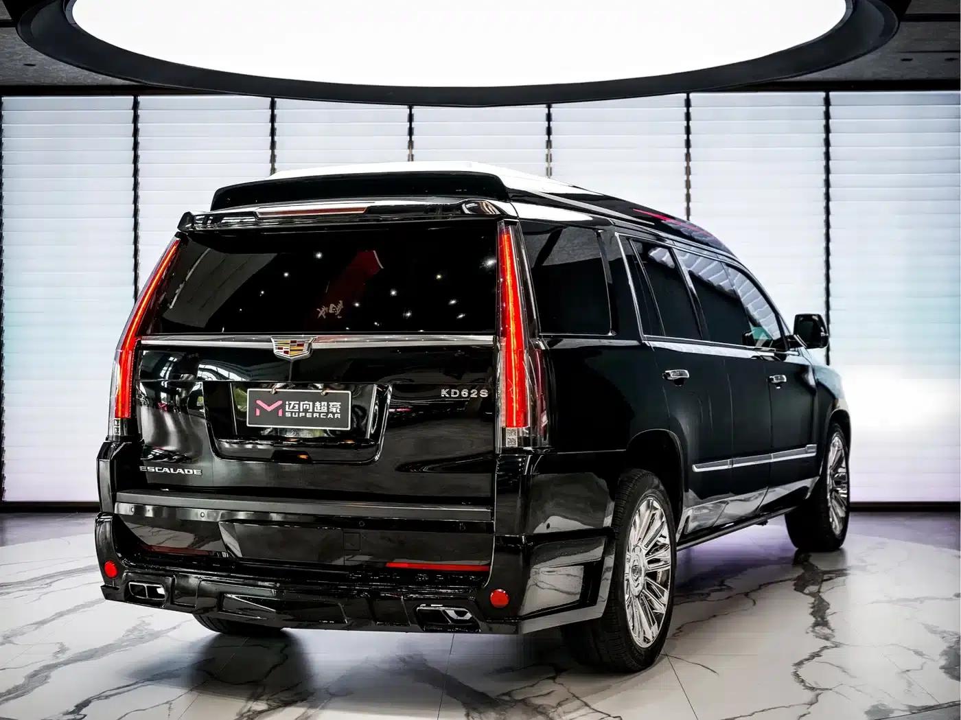 2017 Cadillac Escalade 6.2L ESV Platinum Edition Extended Wheelbase — миниатюра 5