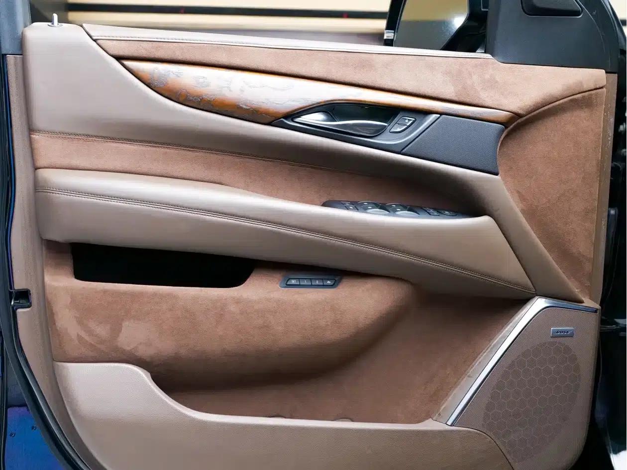 2017 Cadillac Escalade 6.2L ESV Platinum Edition Extended Wheelbase — миниатюра 8