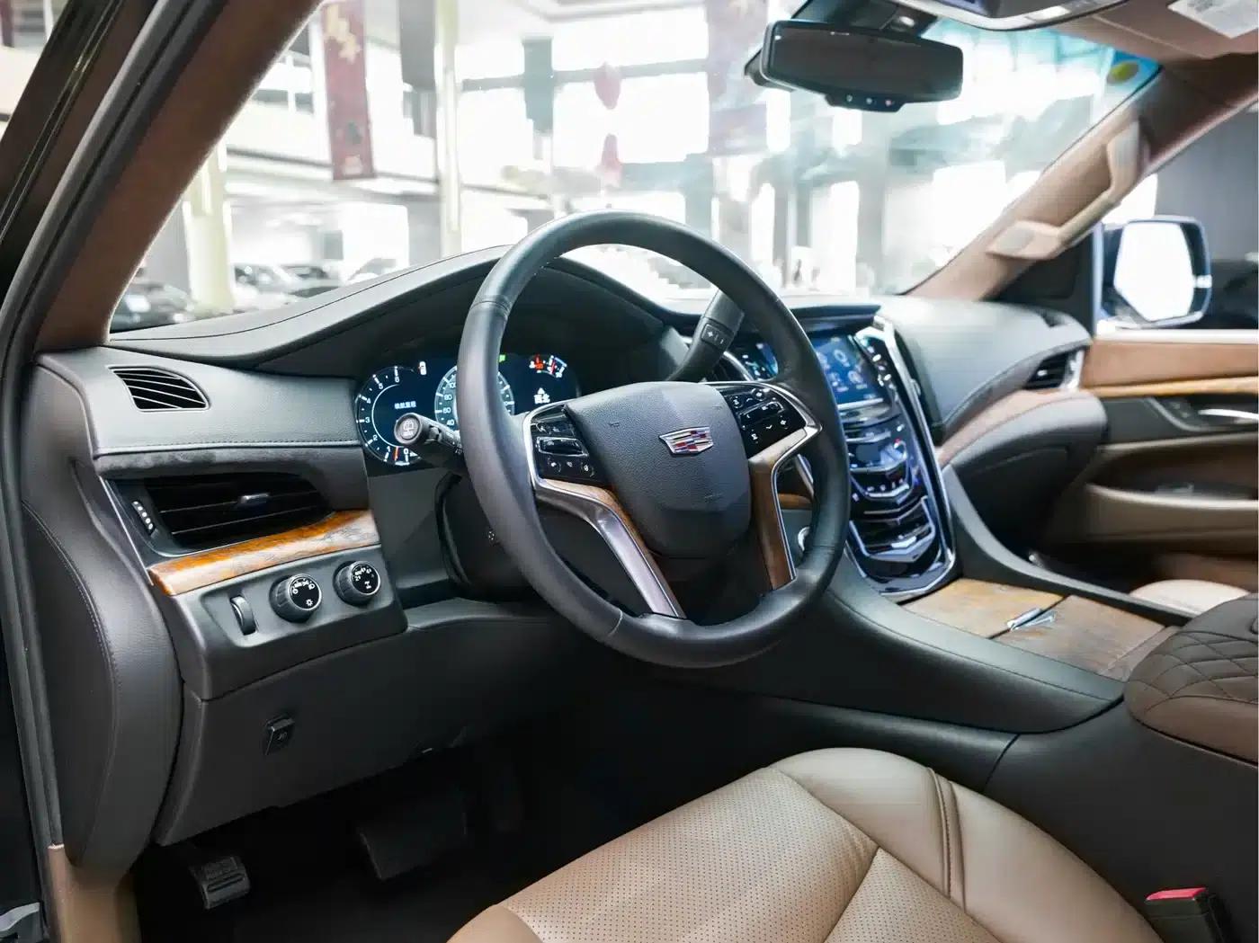 2017 Cadillac Escalade 6.2L ESV Platinum Edition Extended Wheelbase — миниатюра 9