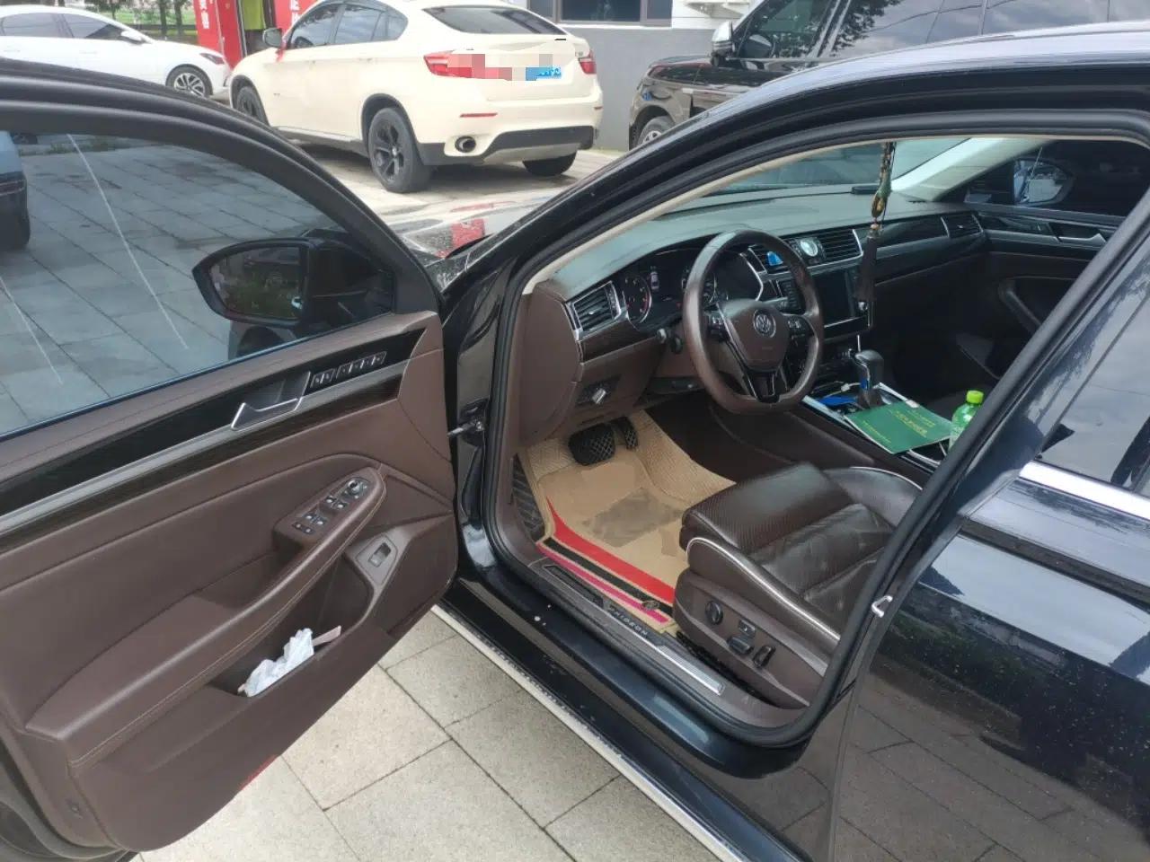 Volkswagen Phideon 2016 380TSI Two-Wheel-Drive Supreme Edition — миниатюра 16