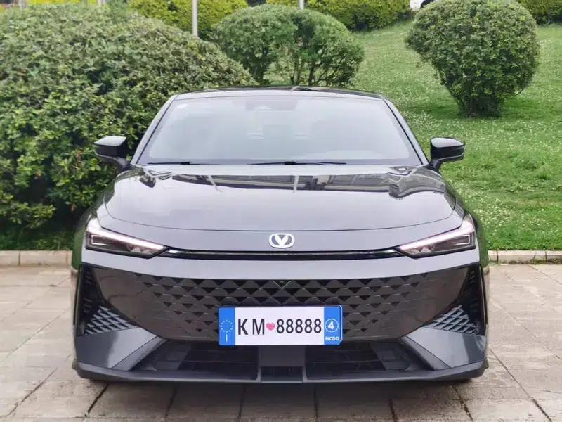 Changan UNI-V 2024 1.5T Premium Edition — миниатюра 2