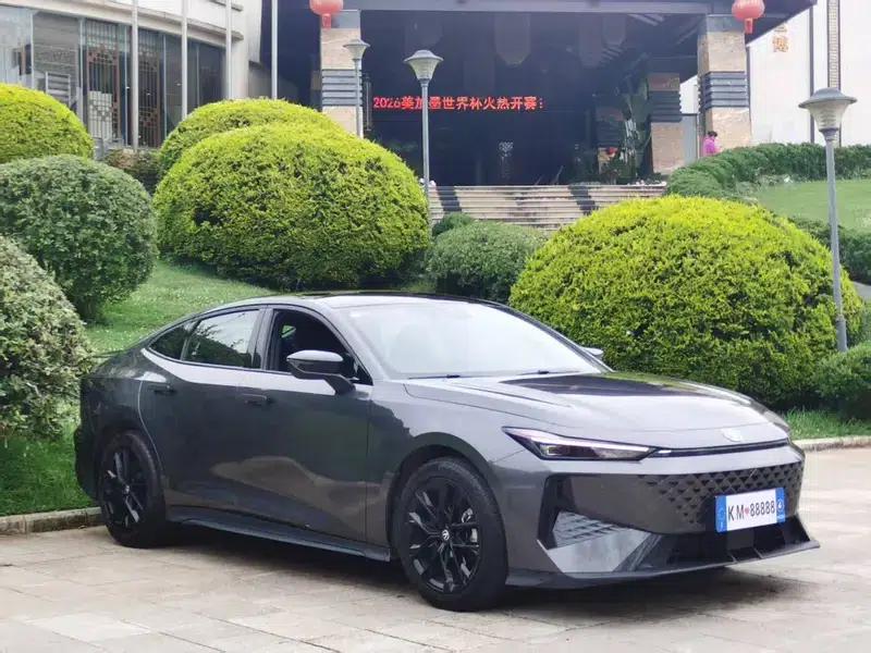 Changan UNI-V 2024 1.5T Premium Edition — миниатюра 3