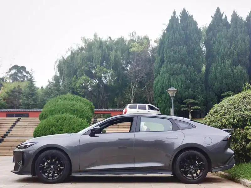 Changan UNI-V 2024 1.5T Premium Edition — миниатюра 4