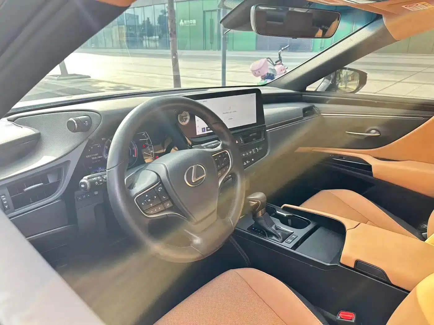 Lexus ES 2023 200 Premium Edition — миниатюра 5