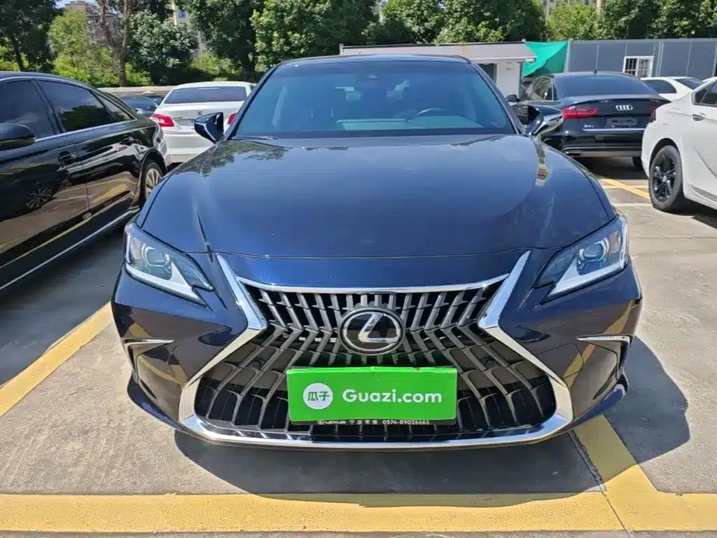 Lexus ES 2023 200 Premium Edition — миниатюра 3