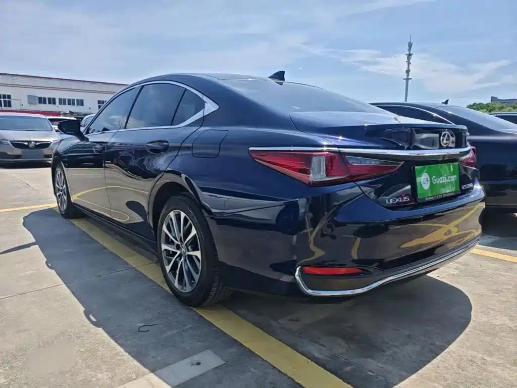 Lexus ES 2023 200 Premium Edition — миниатюра 5