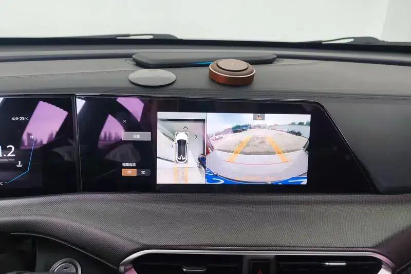 Changan UNI-T 2020 1.5T Flagship Edition — миниатюра 11