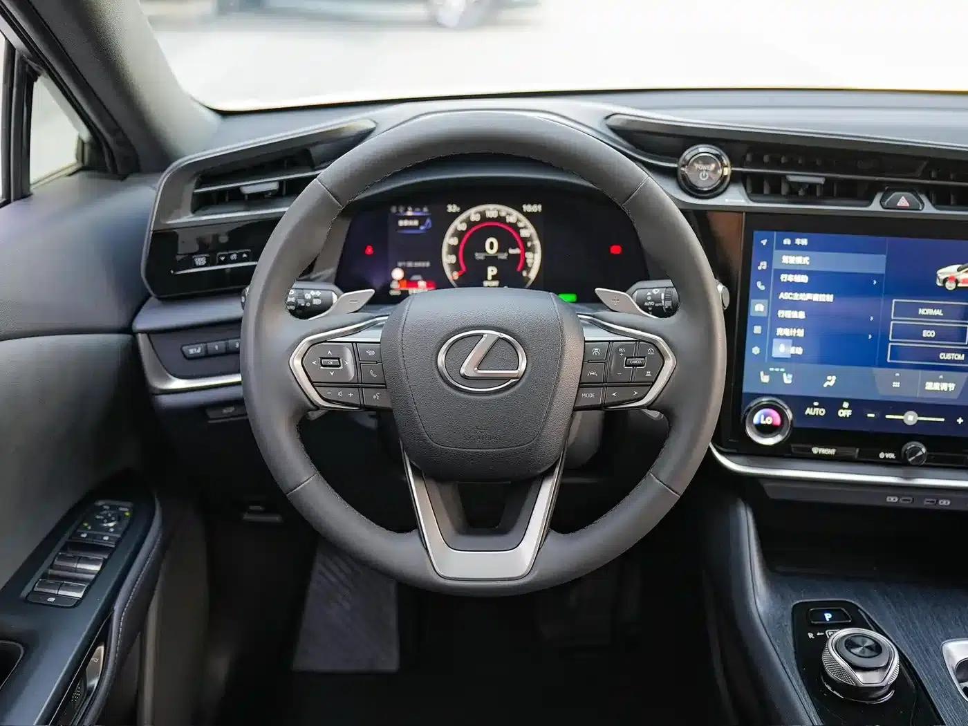 Lexus RZ 2023 450e AWD Luxury Edition — миниатюра 18