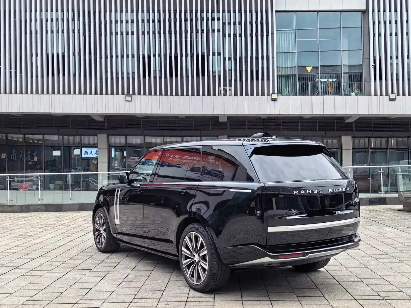 Range Rover 2023 3.0 L6 400PS Grand Long Wheelbase — миниатюра 19