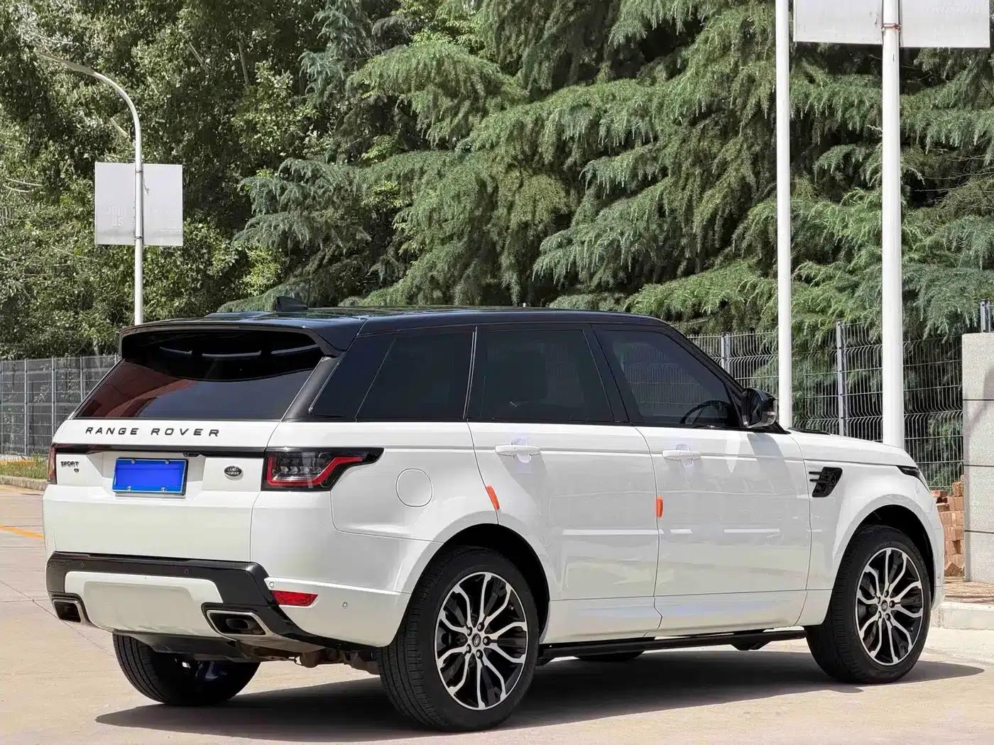 Range Rover Sport 2021 3.0 L6 Black Edition — миниатюра 14
