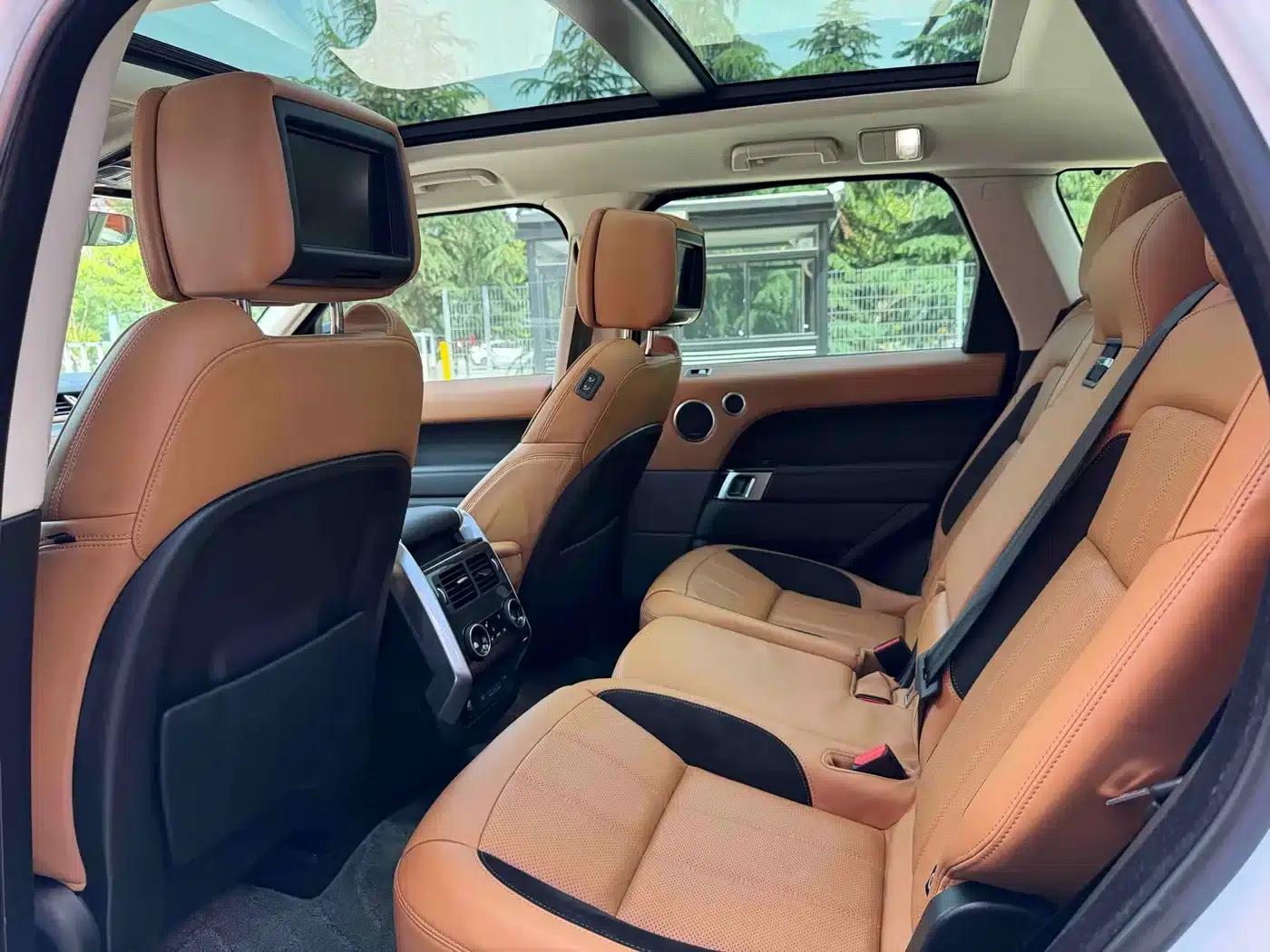 Range Rover Sport 2021 3.0 L6 Black Edition — миниатюра 6