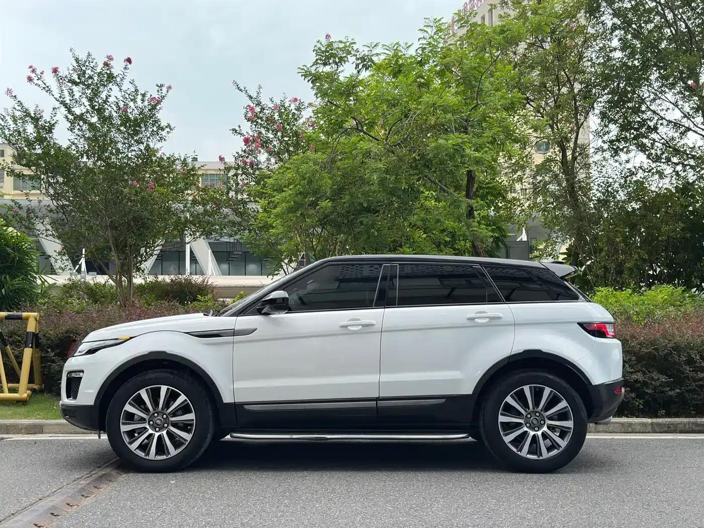 Range Rover Evoque 2018 240PS SE Smart Edition — миниатюра 4
