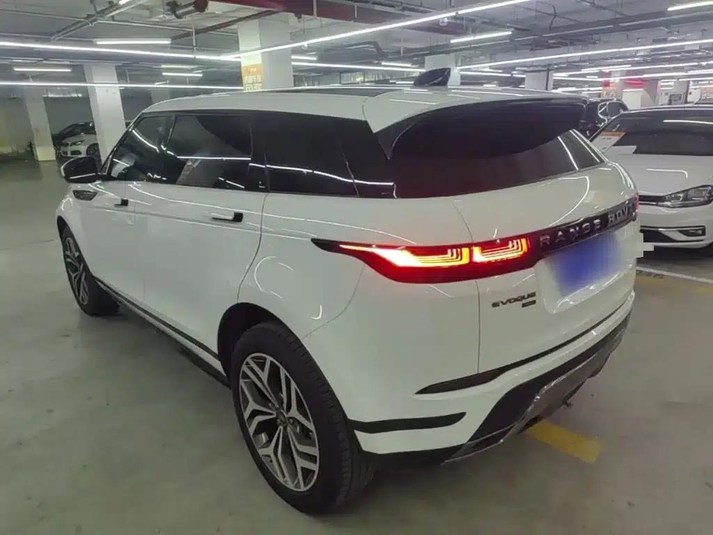 Range Rover Evoque 2022 Model: Evoque L 249PS R-Dynamic HSE Luxury Edition — миниатюра 5