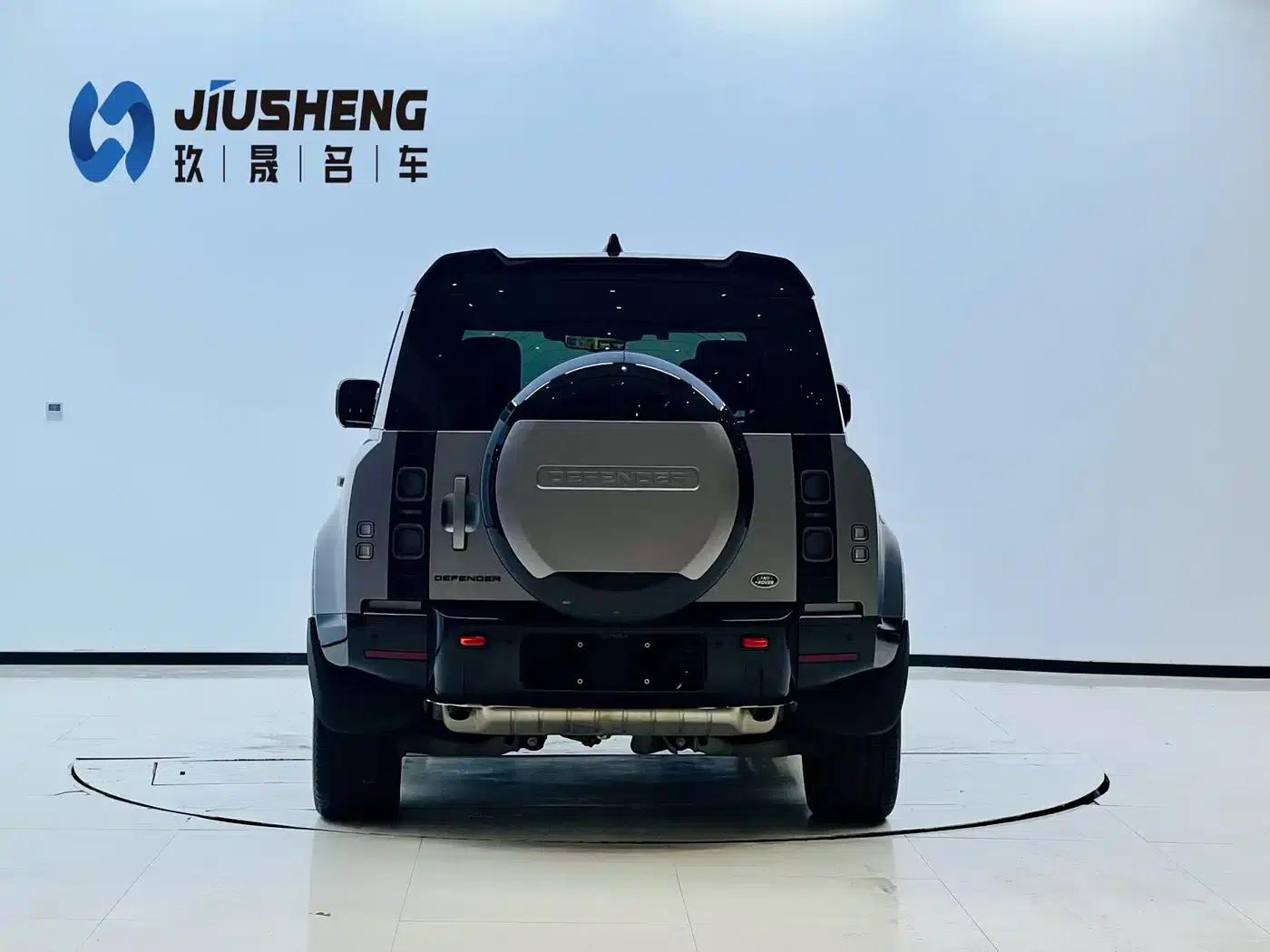 2024 Land Rover Defender 110 3.0T P400 X — миниатюра 5