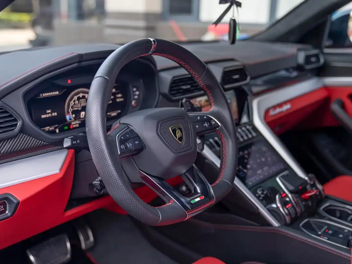 2018 Urus 4.0T V8 — миниатюра 9