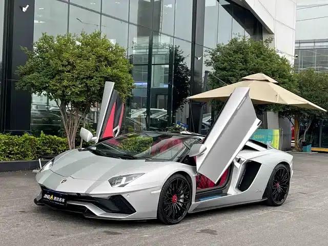 2017 Aventador S