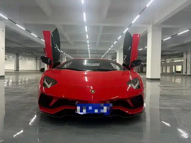 2017 Aventador S