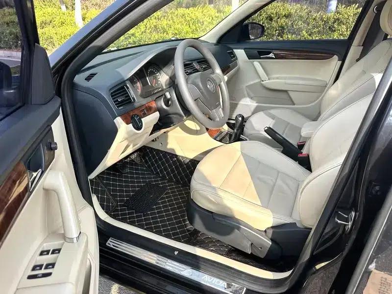 2013 Volkswagen Lavida 1.4TSI Manual Comfort Edition — миниатюра 8