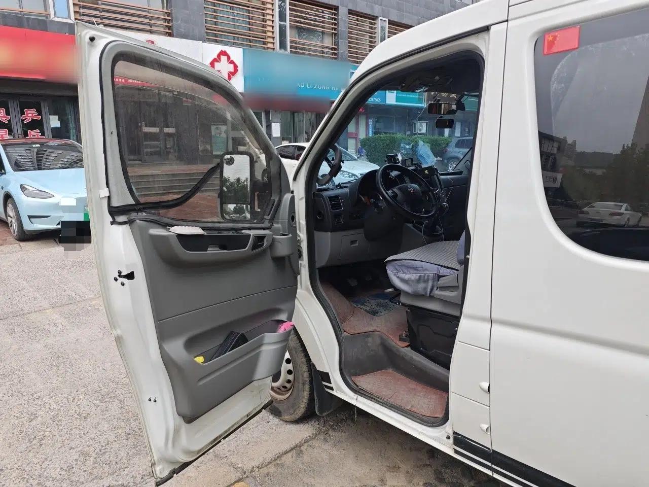 Dongfeng Yufeng 2020 2.3T Economy Logistics Vehicle Short Wheelbase Low Roof 5-9 Seater WP2.3 — миниатюра 19