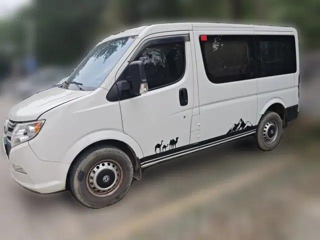 Dongfeng Yufeng 2020 2.3T Economy Logistics Vehicle Short Wheelbase Low Roof 5-9 Seater WP2.3