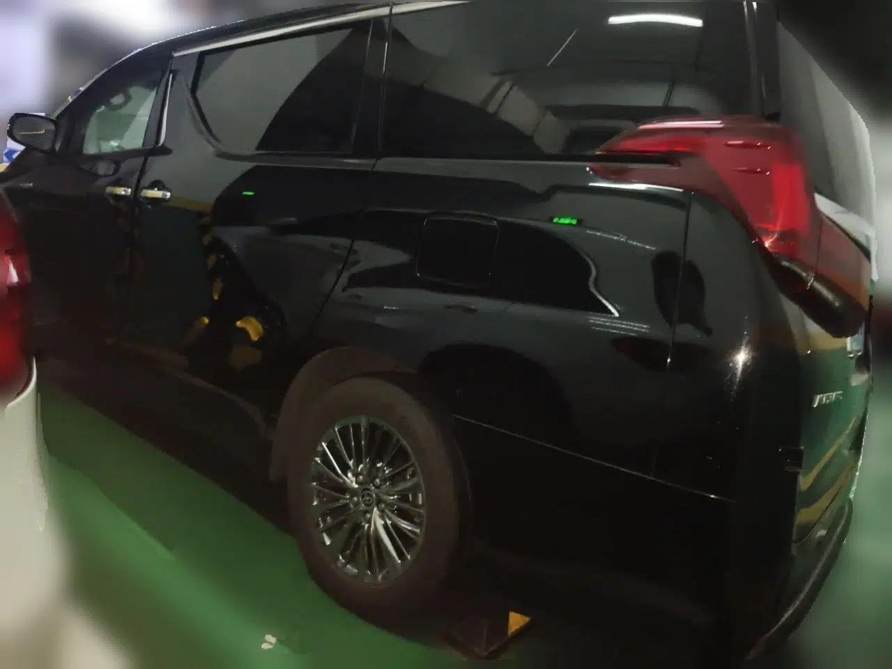 Toyota Alphard 2019 Dual-Engine 2.5L Luxury Edition — миниатюра 4