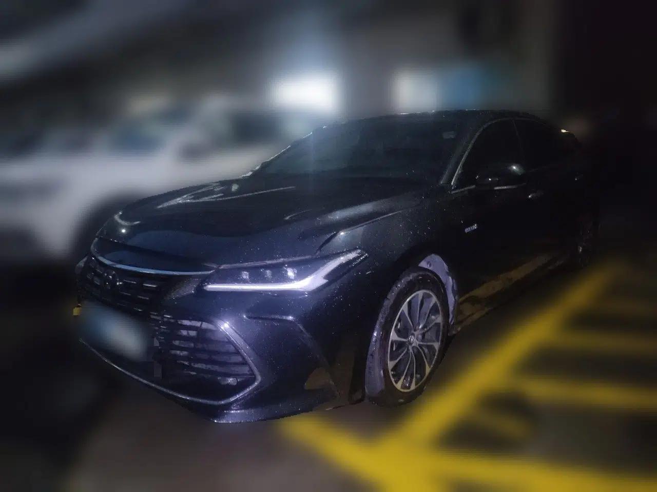 Toyota Avalon 2022 Dual-Engine 2.5L Luxury Edition — миниатюра 1
