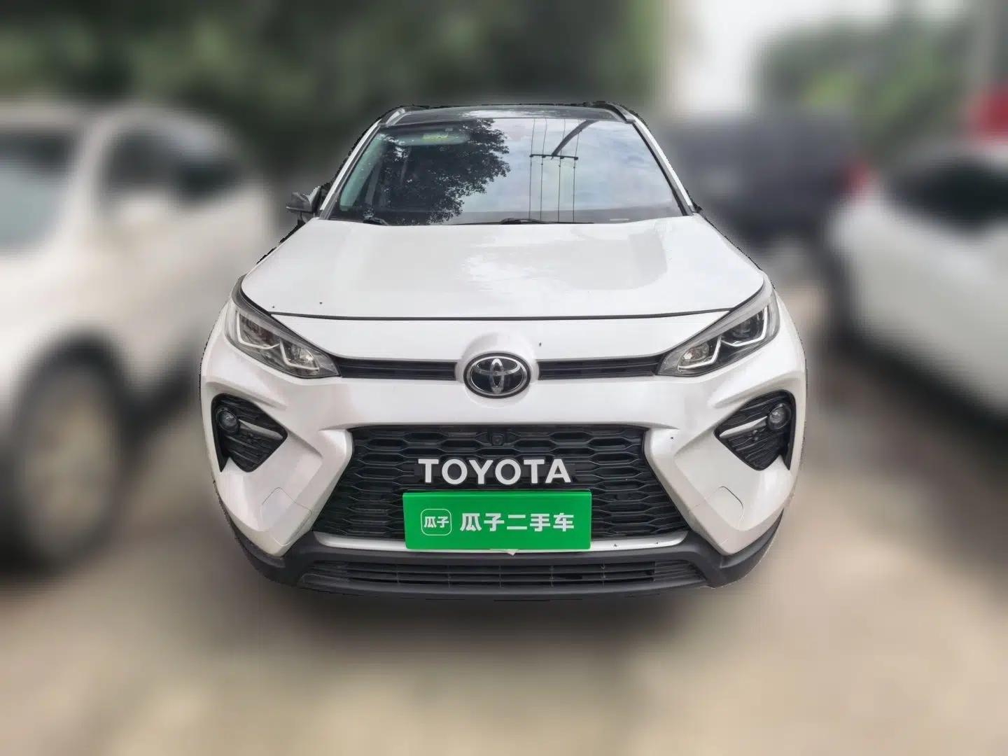 Toyota Wildlander 2023 2.0L CVT Two-Wheel Drive Luxury PLUS Edition — миниатюра 2