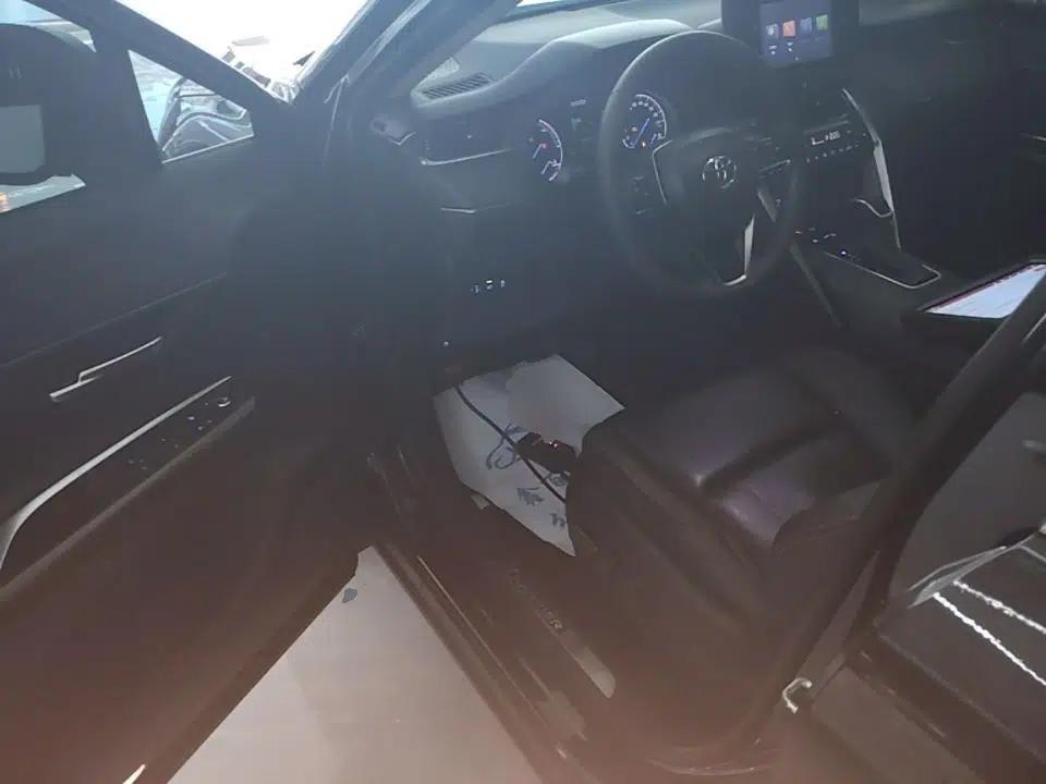 Toyota Harrier 2022 Dual-Engine 2.5L CVT Two-Wheel Drive Luxury Edition — миниатюра 18