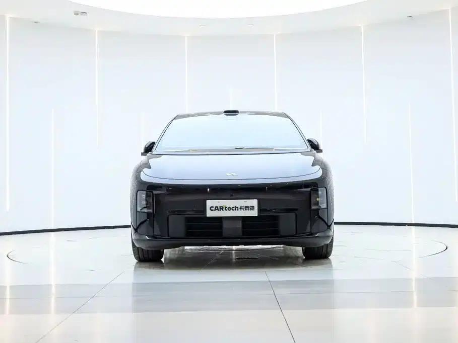 Li Auto i6 2025 Two-Wheel Drive Standard Edition — миниатюра 3