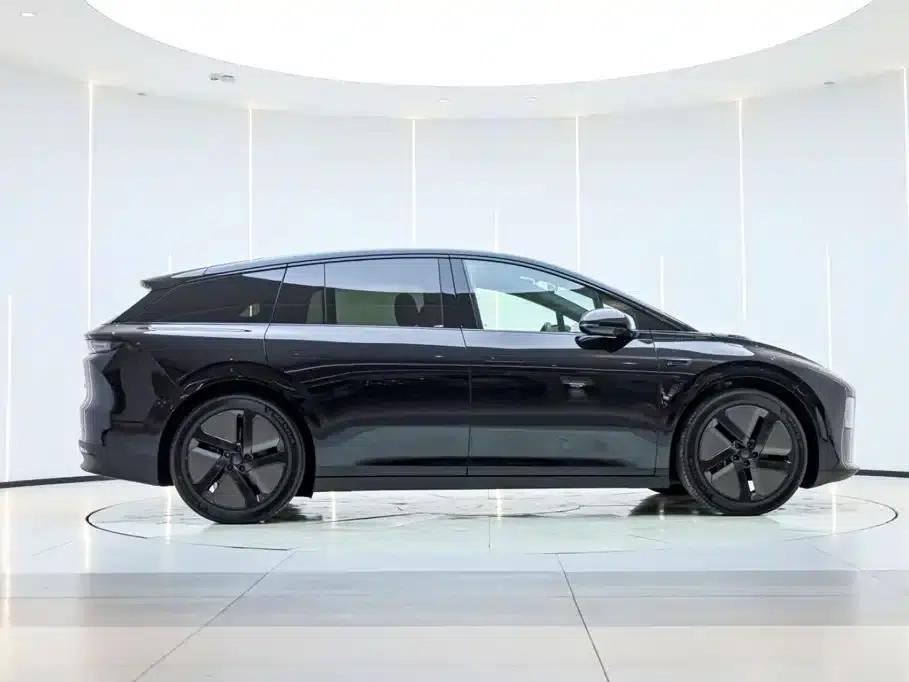 Li Auto i6 2025 Two-Wheel Drive Standard Edition — миниатюра 4