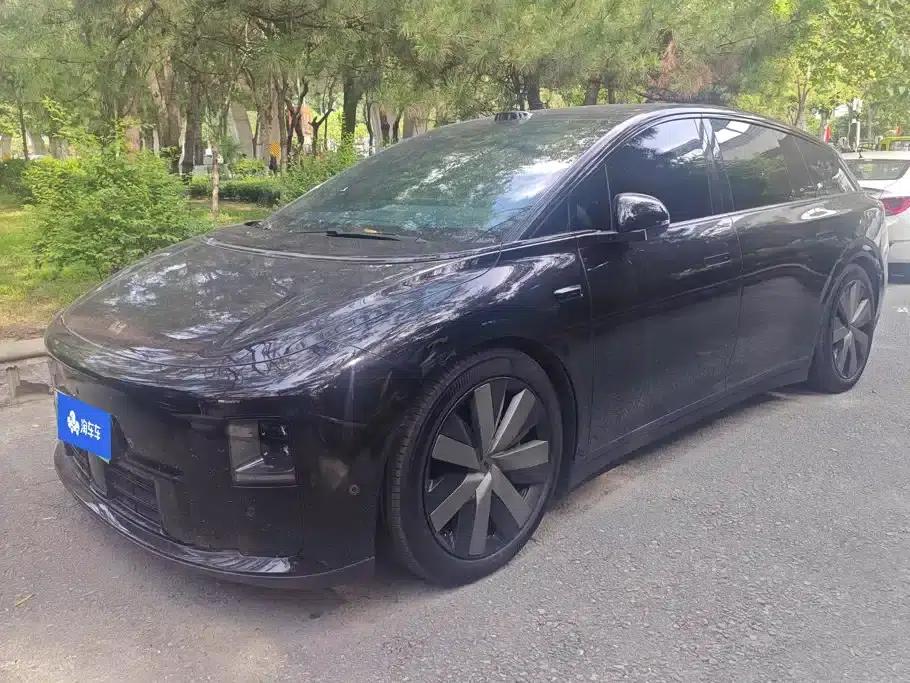 Li Auto i6 2025 AWD Standard Edition — миниатюра 1
