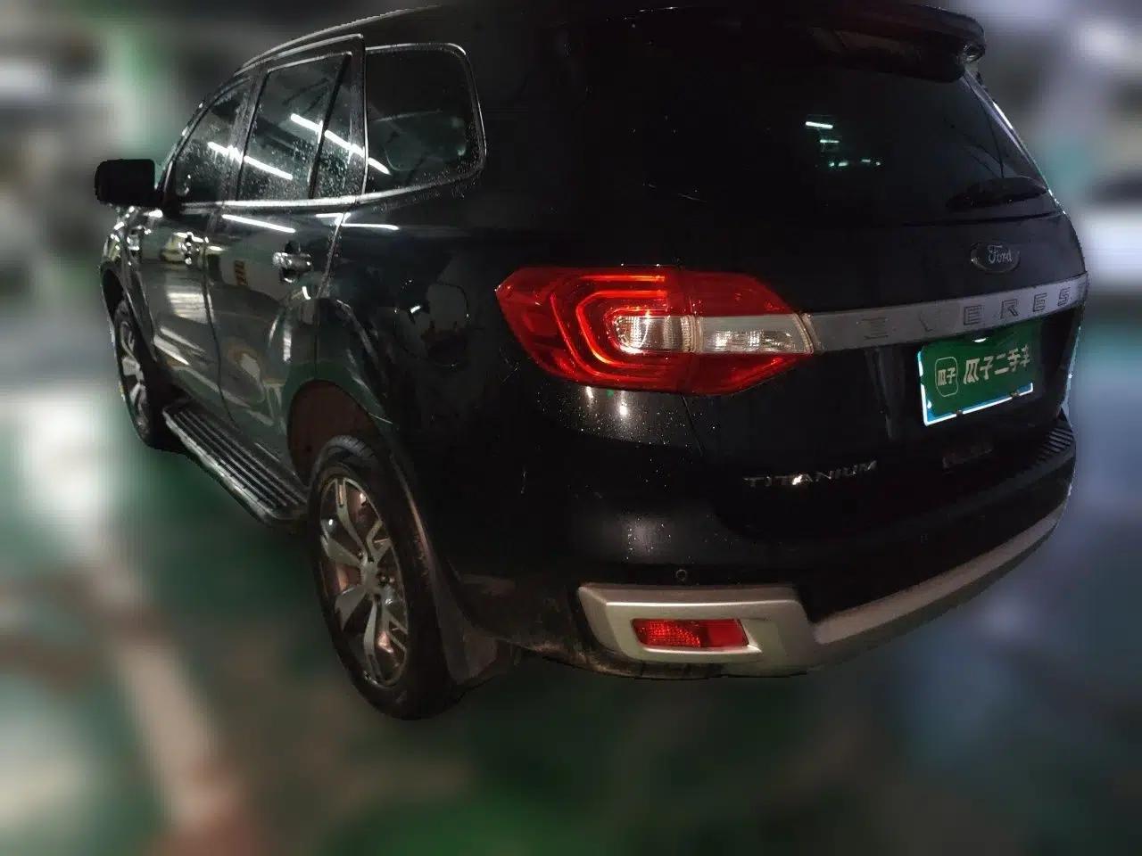 Ford Everest 2016 2.0T Gasoline Automatic 4x4 Flagship Edition — миниатюра 4