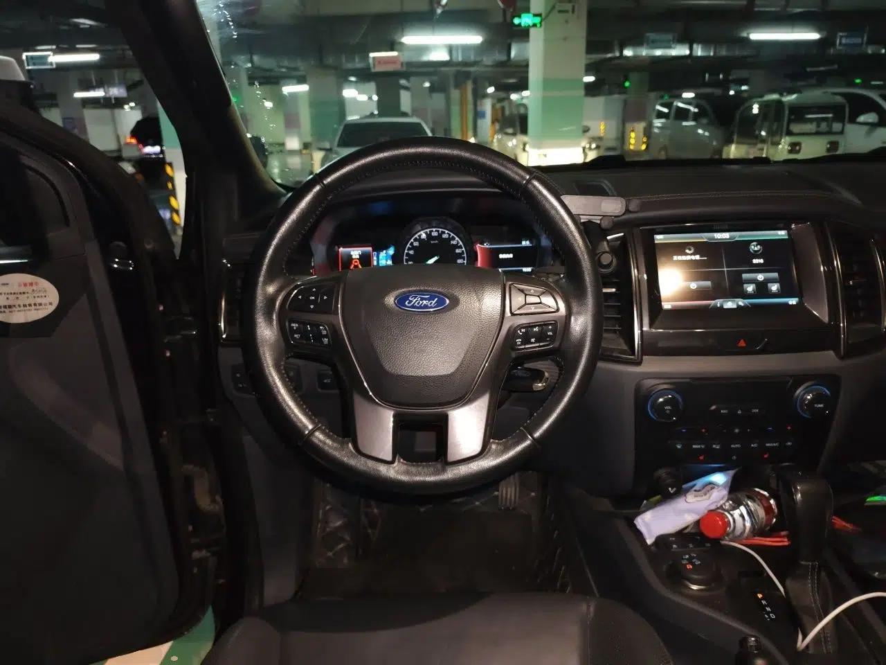Ford Everest 2016 2.0T Gasoline Automatic 4x4 Flagship Edition — миниатюра 10