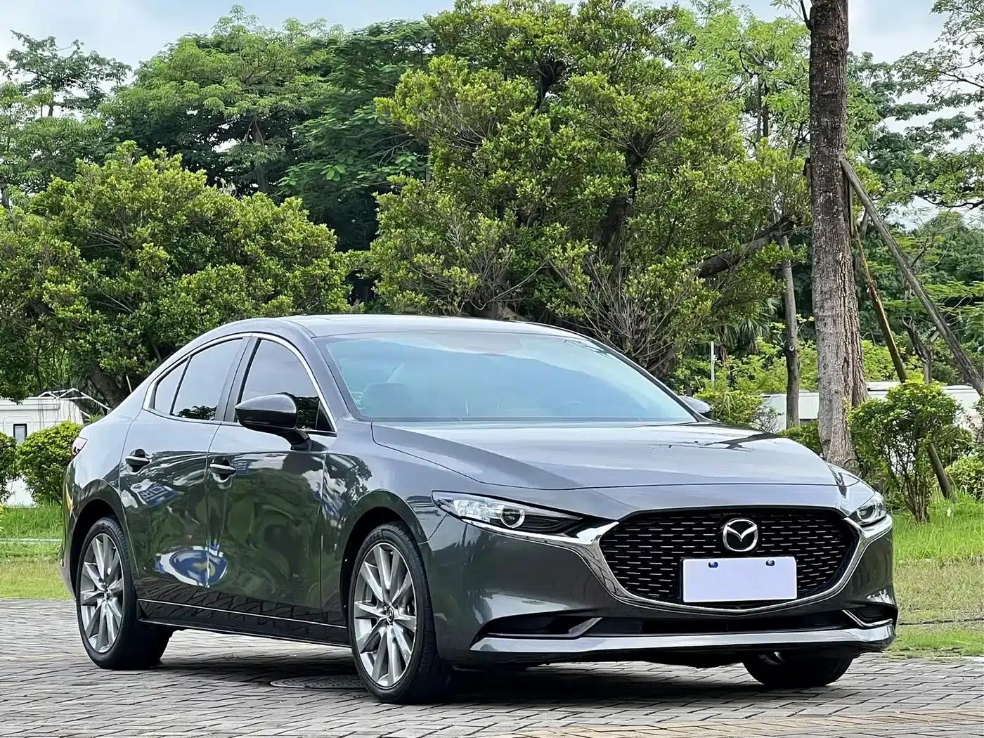 Mazda3 Axela 2021 2.0L Automatic Premium Edition — миниатюра 3