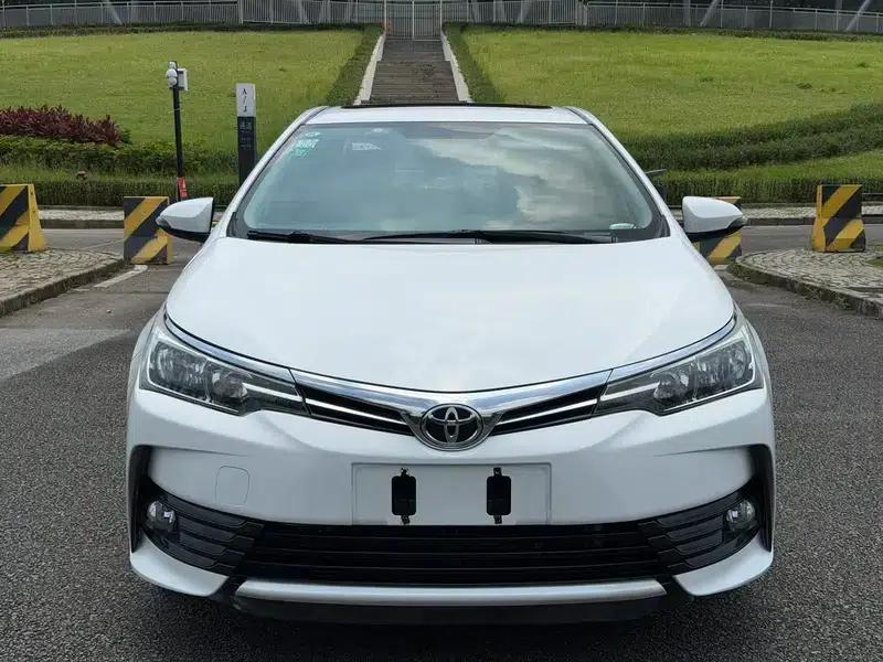 2017 Toyota Corolla Facelift 1.2T S-CVT GL (National V Emission Standard) — миниатюра 2