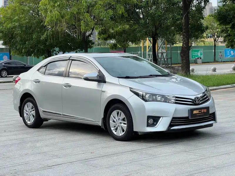 2014 Corolla 1.6L CVT GL-i — миниатюра 3