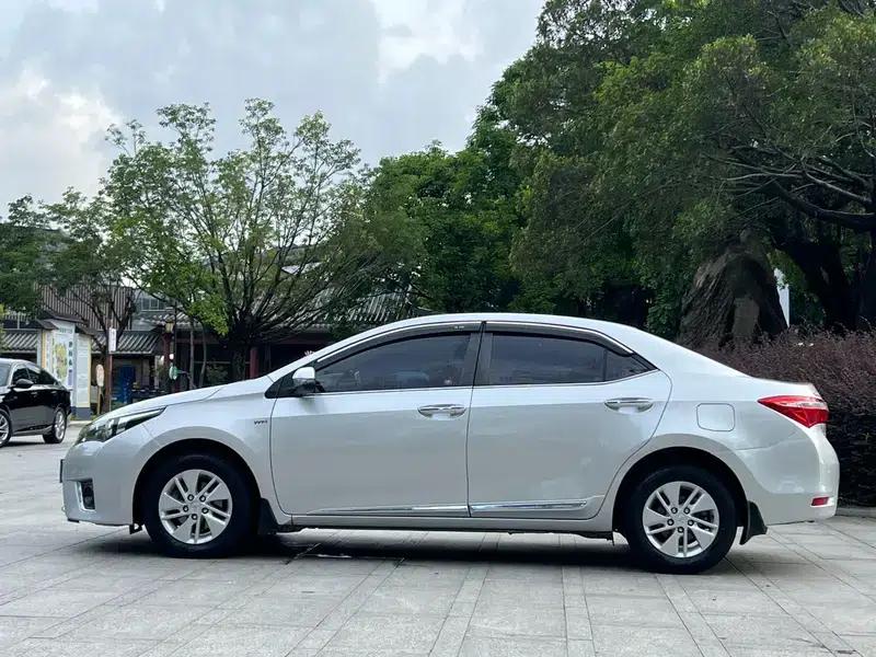 2014 Corolla 1.6L CVT GL-i — миниатюра 4
