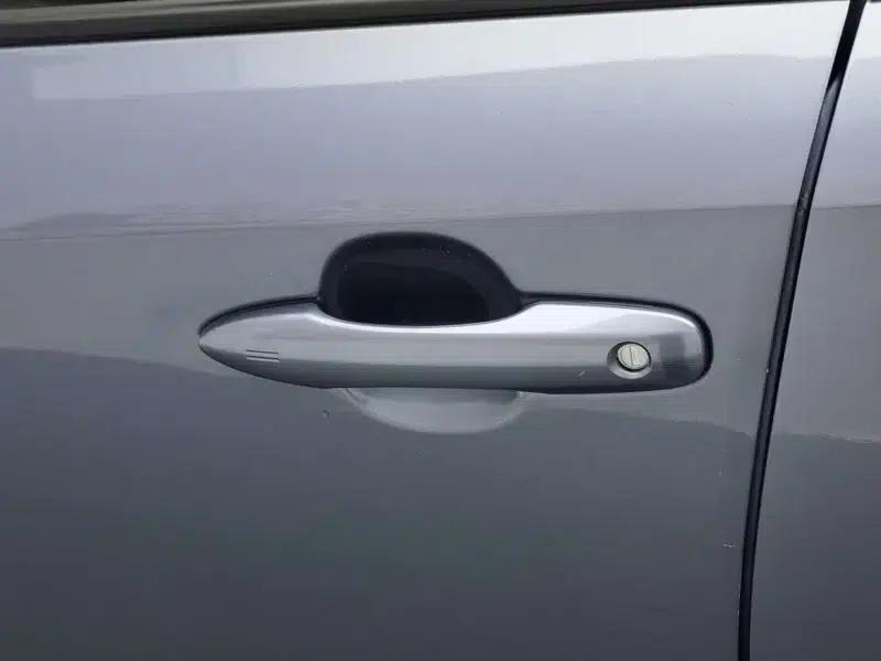 2023 Toyota Corolla Intelligent Hybrid 1.8L E-CVT Elite Edition — миниатюра 9
