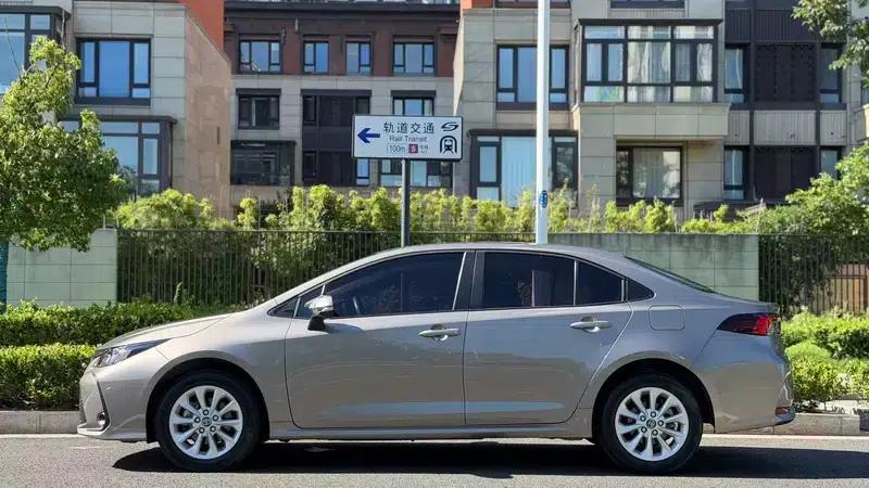 2021 Toyota Corolla 1.2T S-CVT Elite PLUS Edition — миниатюра 3