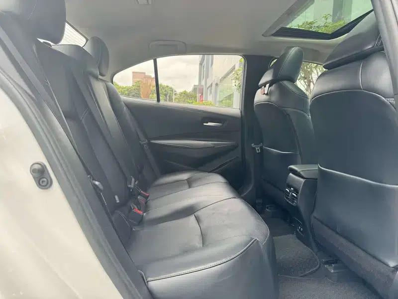2021 Toyota Corolla 1.2T S-CVT Luxury Edition — миниатюра 12