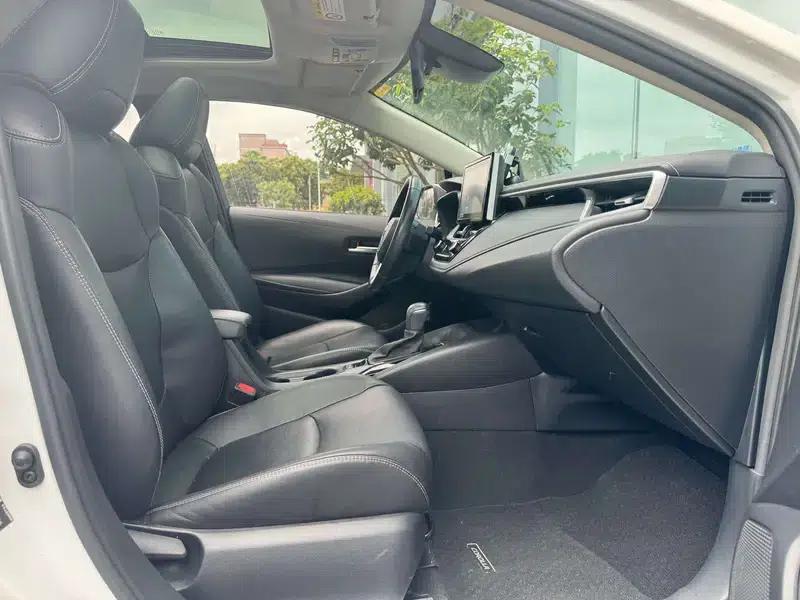 2021 Toyota Corolla 1.2T S-CVT Luxury Edition — миниатюра 13