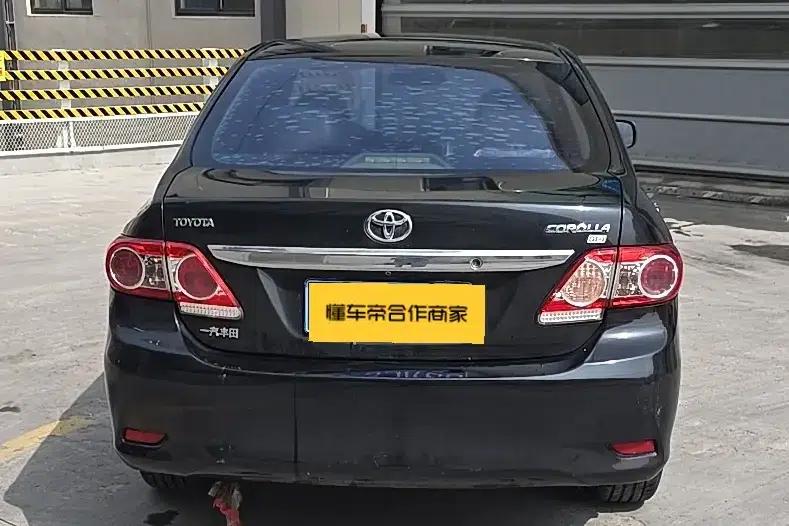 2013 Toyota Corolla Special Edition 1.8L CVT GL-i — миниатюра 4